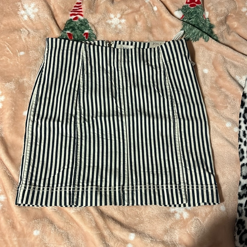 Black and White Striped skirt! Blue jean material! size 3 never worn!